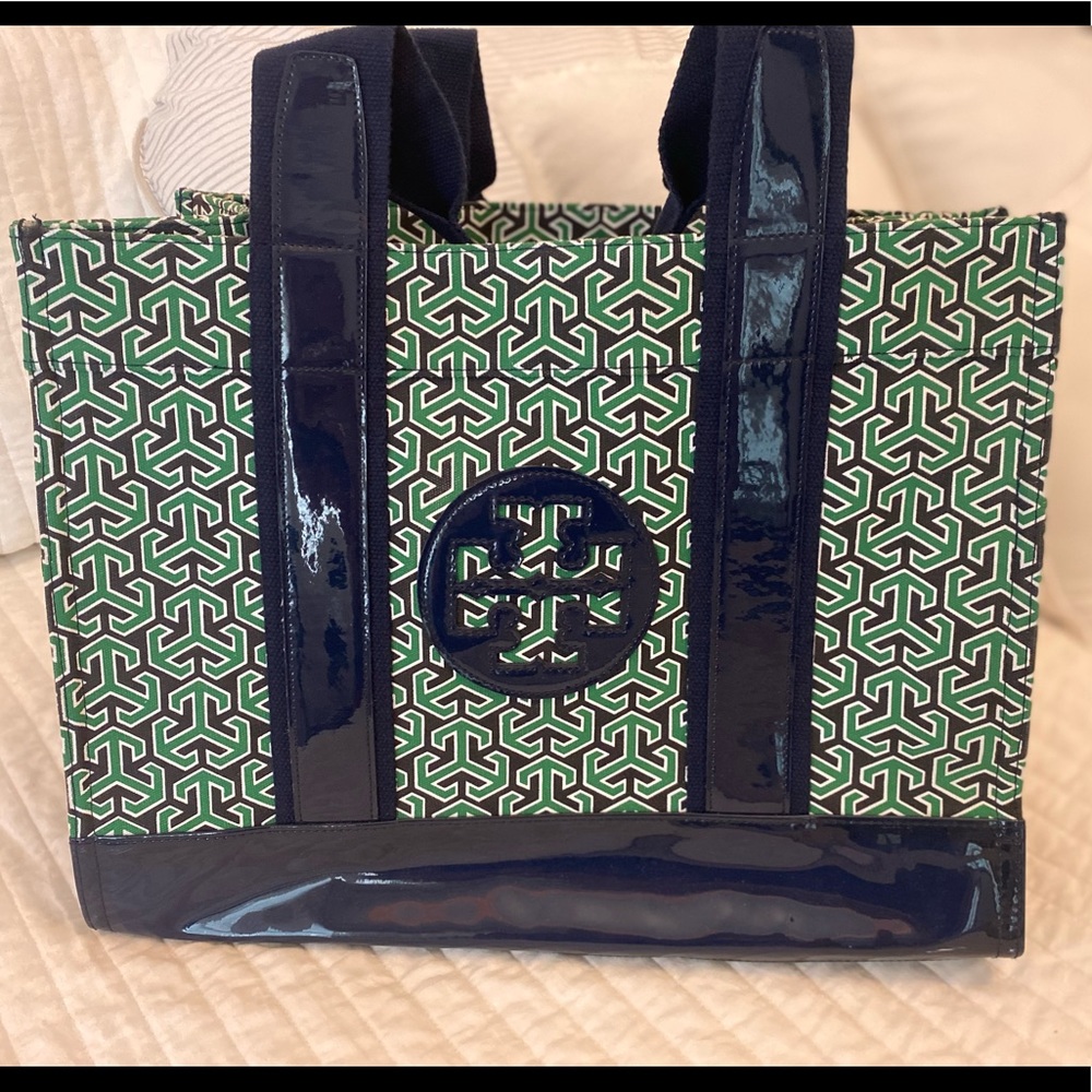Tory Burch Tote. NWOT.